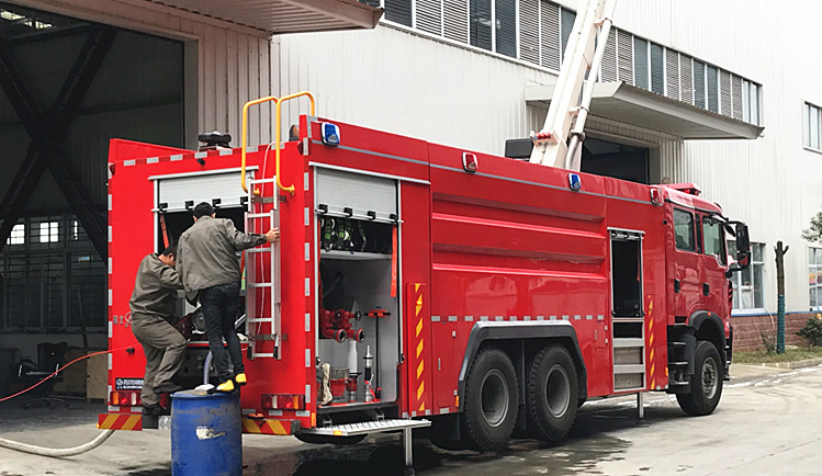 ����18�׾ٸ�����������������Ƶ�����ʵ��100�ס�