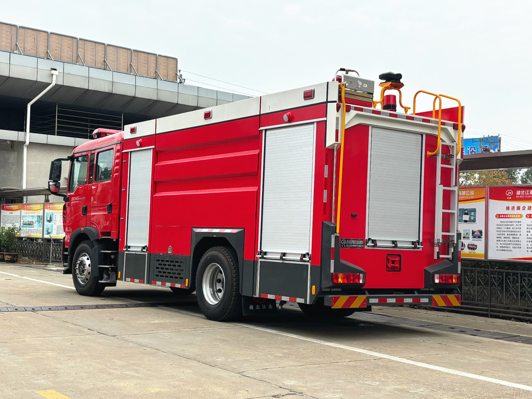 ��������ɭ��������